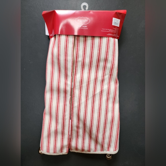 St. Nicholas Tree Skirt Merry Christmas 48 in - Picture 6 of 6